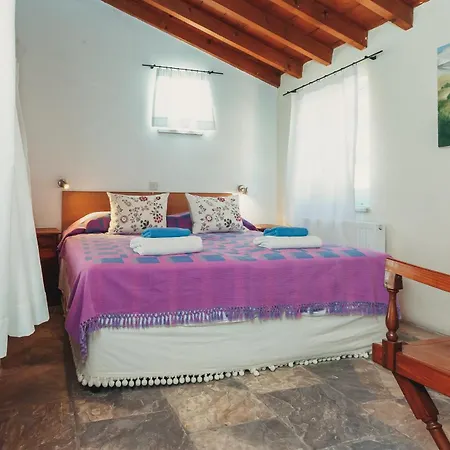 Archondia House - With Pool *