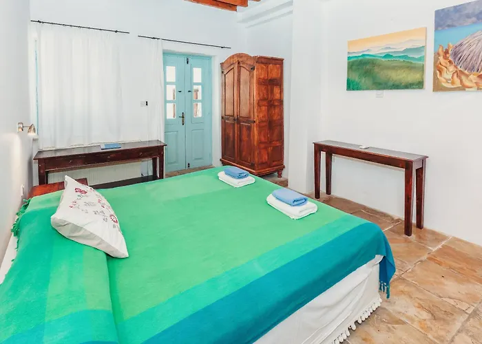 Archondia House - With Pool *