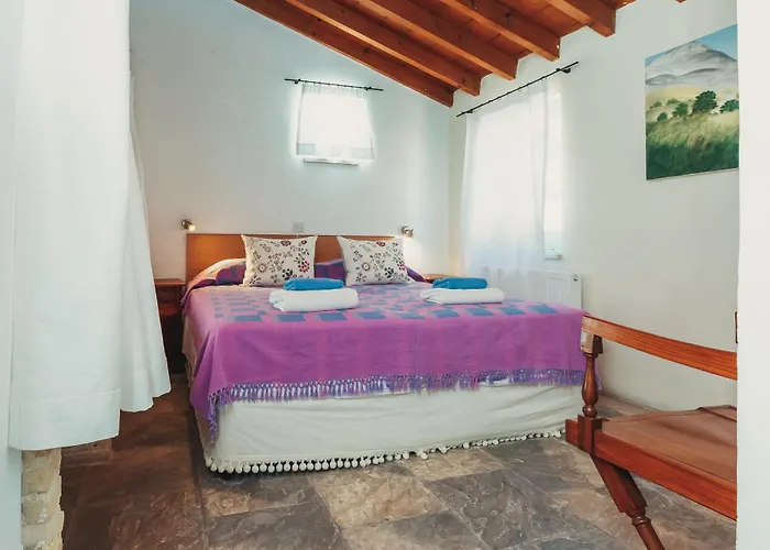 Archondia House - With Pool *