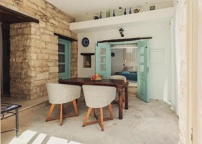 Archondia House - With Pool