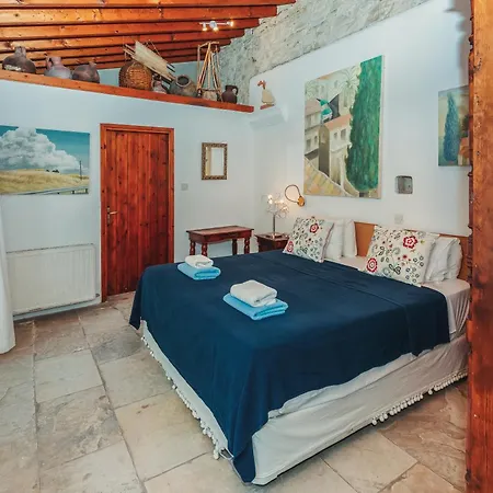 Archondia House - With Pool شقة *