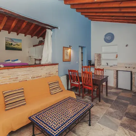 Apartment Archondia House - With Pool