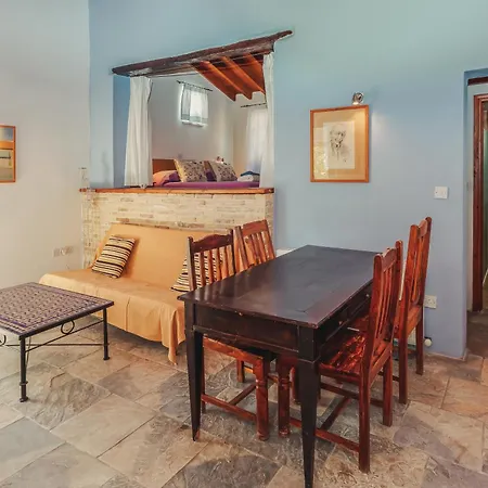 Archondia House - With Pool Apartment