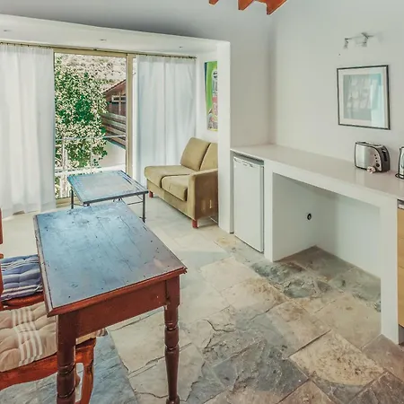 شقة Archondia House - With Pool