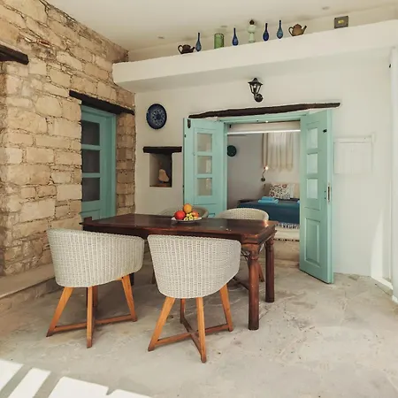 Archondia House - With Pool