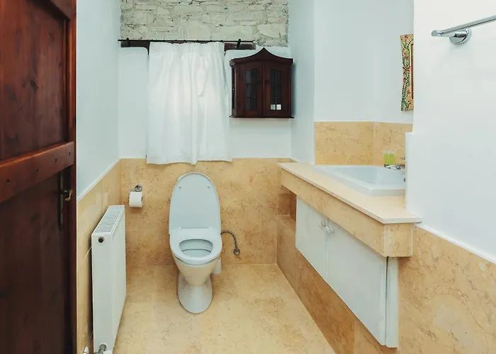 Archondia House - With Pool Apartment