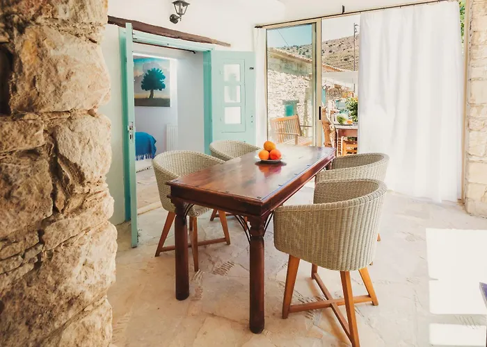 Archondia House - With Pool